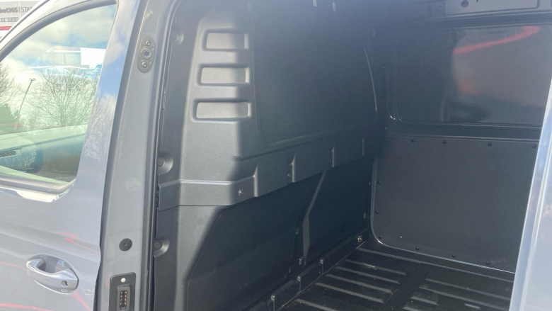 Ford Transit Connect 250 L2 Petrol 1.5 EcoBoost PHEV 150 Limited Van Auto